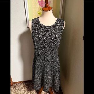 NWOT DKNY sleeveless Black & White Dress Size 10  #D5